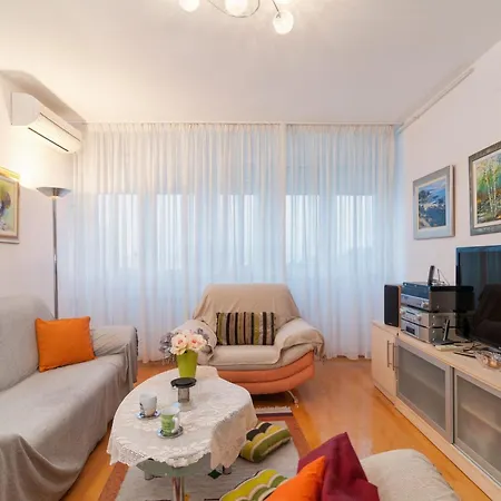 Fantasia Apartment Split